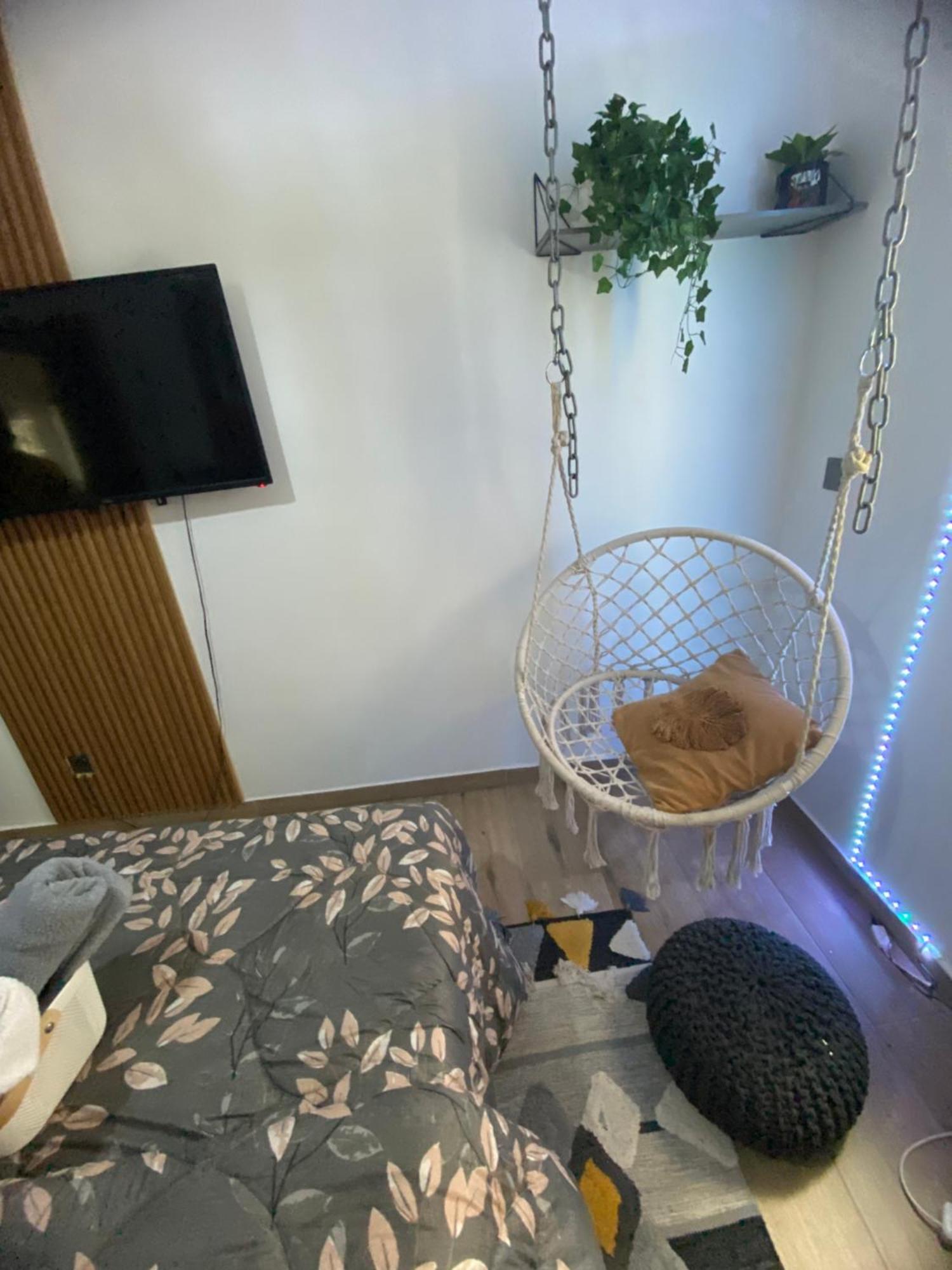 Cocon Cozy Standing With Gym Sejour Chez Hote داكاغْ المظهر الخارجي الصورة